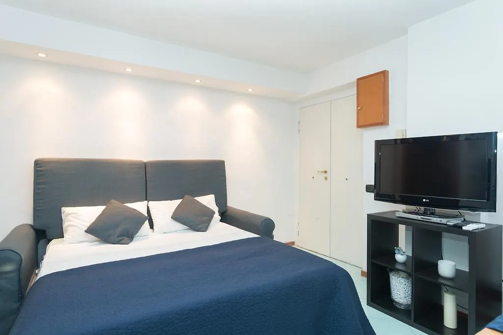 Plebiscito Apartment Naples 0*,